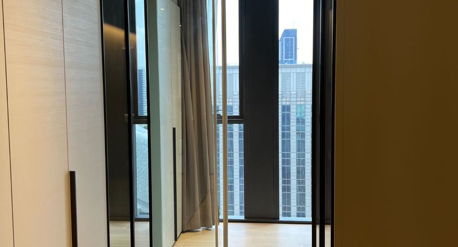 For rent and for sale 3 bedrooms condo in Pathum Wan, Bangkok