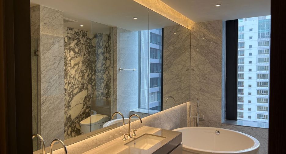 For rent and for sale 3 bedrooms condo in Pathum Wan, Bangkok