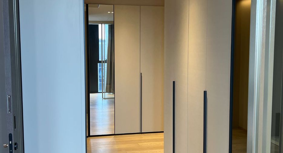 For rent and for sale 3 bedrooms condo in Pathum Wan, Bangkok