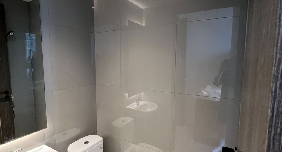 For rent and for sale 3 bedrooms condo in Pathum Wan, Bangkok