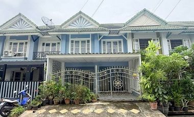 À vendre 3 chambres maison de ville à Bang Phli, Samut Prakan