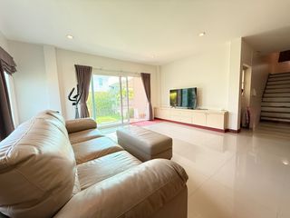 For rent 3 bedrooms house in San Kamphaeng, Chiang Mai