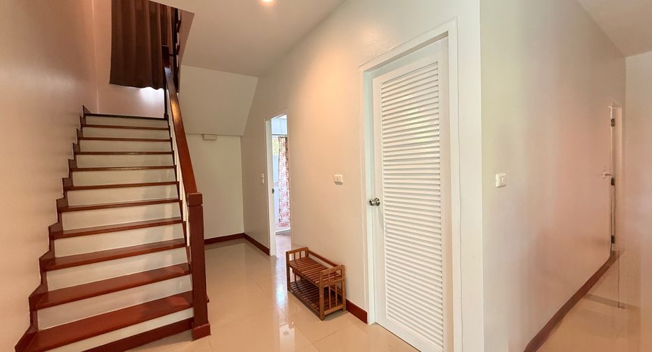 For rent 3 bedrooms house in San Kamphaeng, Chiang Mai