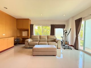 For rent 3 bedrooms house in San Kamphaeng, Chiang Mai