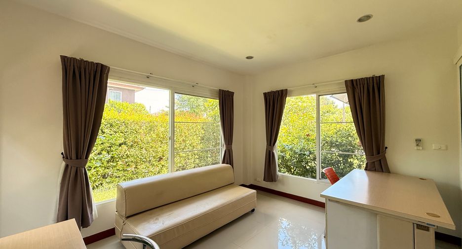 For rent 3 bedrooms house in San Kamphaeng, Chiang Mai