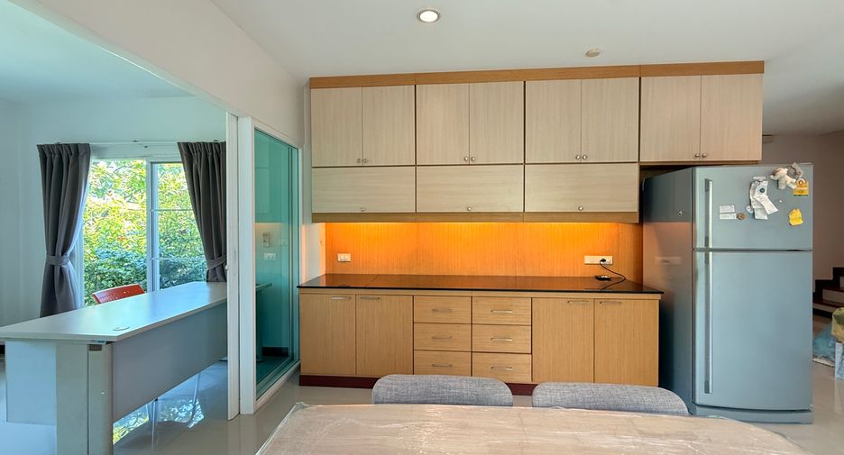 For rent 3 bedrooms house in San Kamphaeng, Chiang Mai