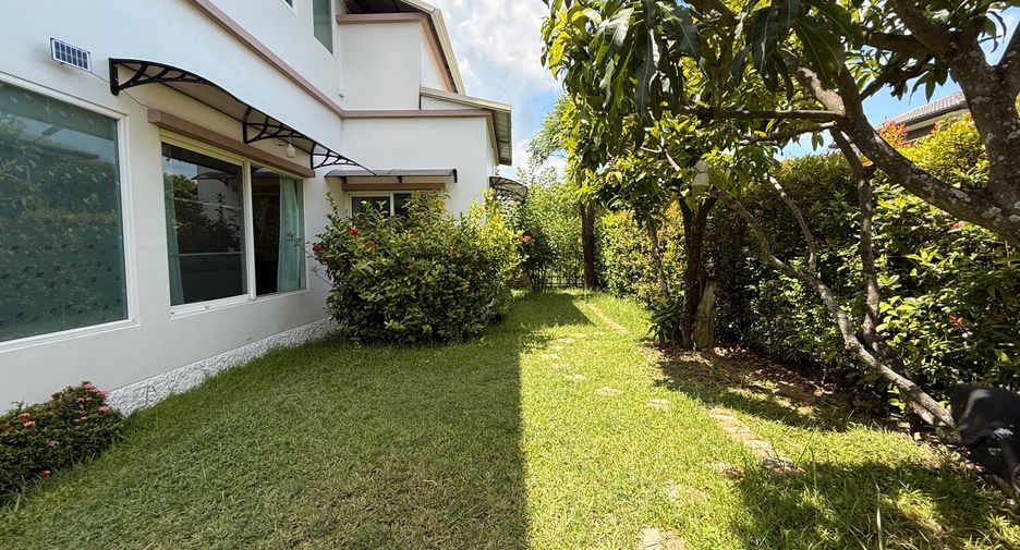 For rent 3 bedrooms house in San Kamphaeng, Chiang Mai
