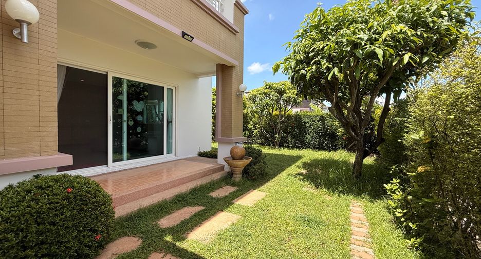 For rent 3 bedrooms house in San Kamphaeng, Chiang Mai