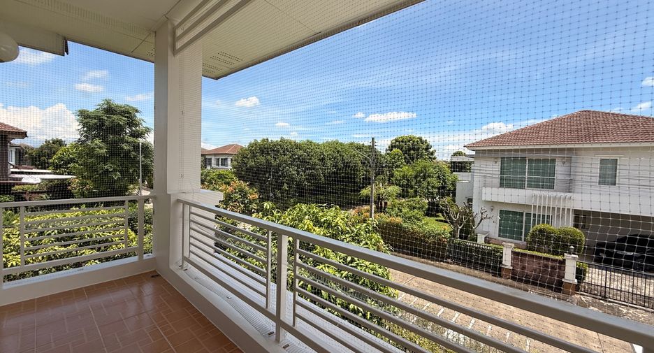 For rent 3 bedrooms house in San Kamphaeng, Chiang Mai