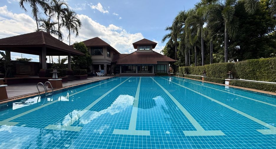 For rent 3 bedrooms house in San Kamphaeng, Chiang Mai