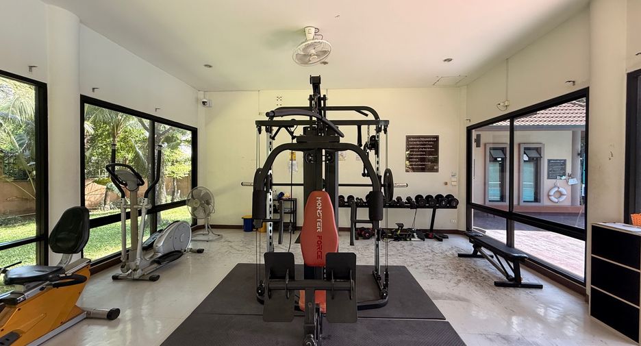 For rent 3 bedrooms house in San Kamphaeng, Chiang Mai