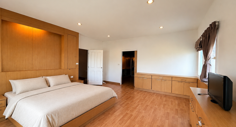 For rent 3 bedrooms house in San Kamphaeng, Chiang Mai