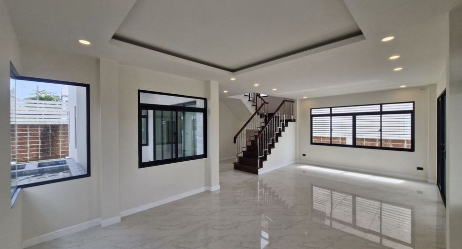 Casa en venta de 3 habitaciones en Bang Phli, Samut Prakan