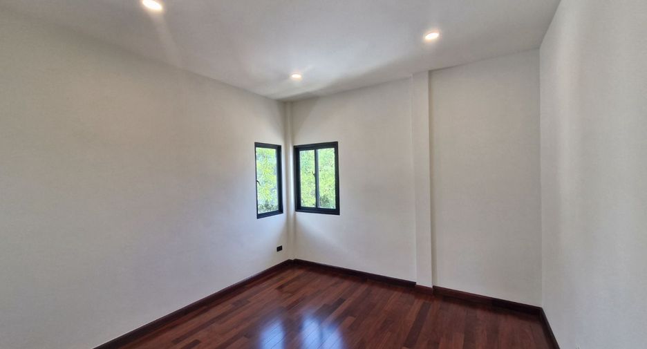 Casa en venta de 3 habitaciones en Bang Phli, Samut Prakan