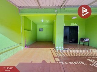 À vendre 3 chambres maison de ville à Nakhon Chai Si, Nakhon Pathom