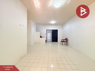 À vendre 3 chambres maison de ville à Nakhon Chai Si, Nakhon Pathom
