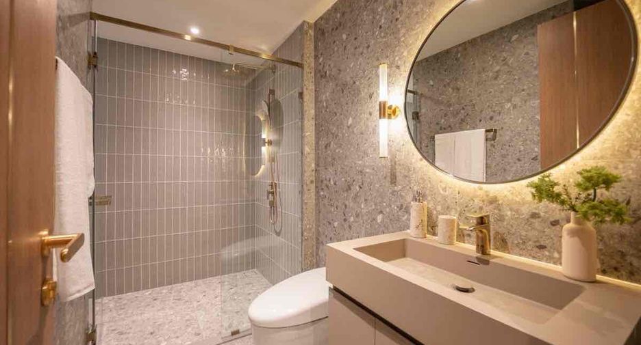 For rent 2 bedrooms condo in Khlong Toei, Bangkok