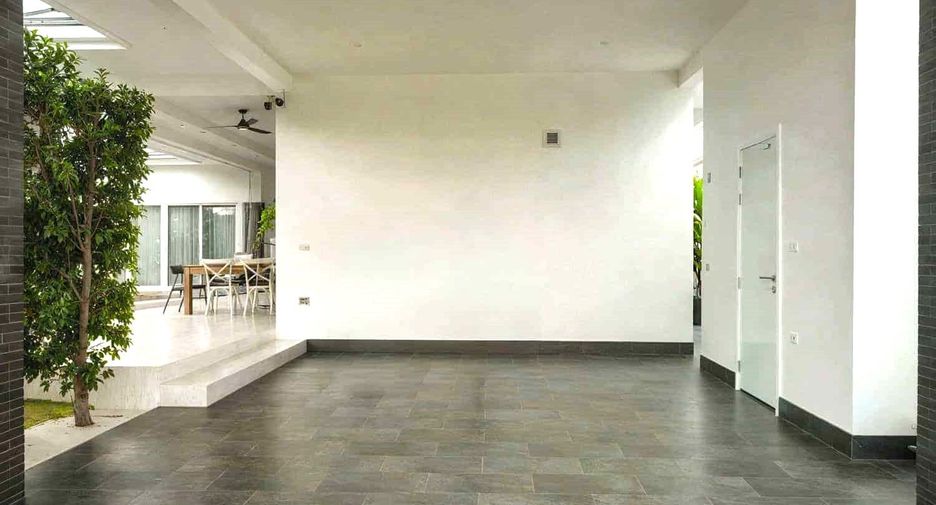 For sale 3 bedrooms villa in Hua Hin, Prachuap Khiri Khan