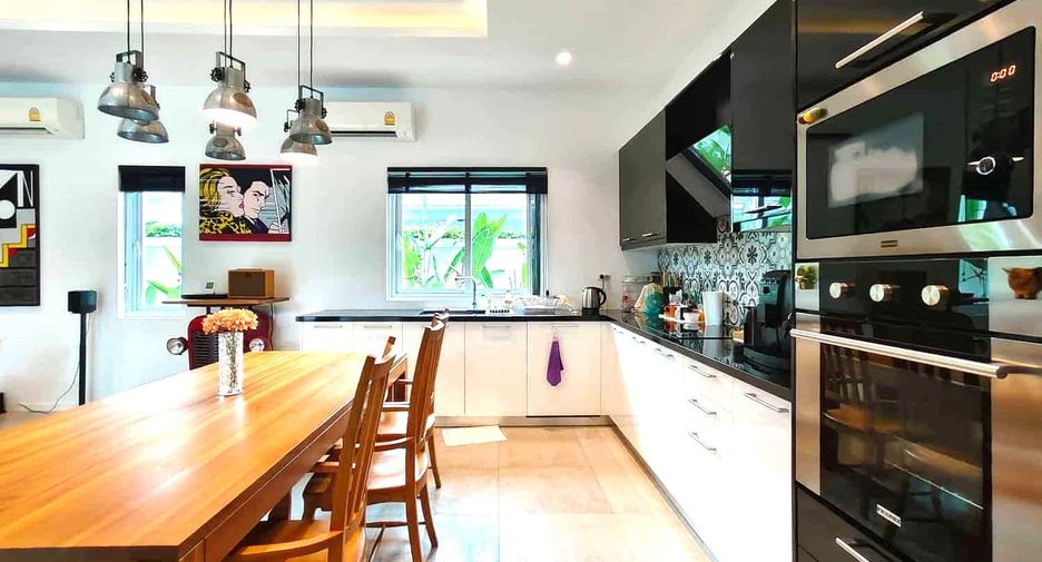 For sale 3 bedrooms villa in Hua Hin, Prachuap Khiri Khan