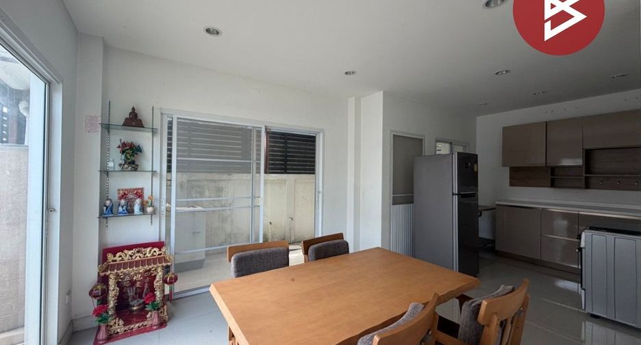 Reihenhaus zum Kauf mit 3 Zimmer in Si Racha, Chonburi