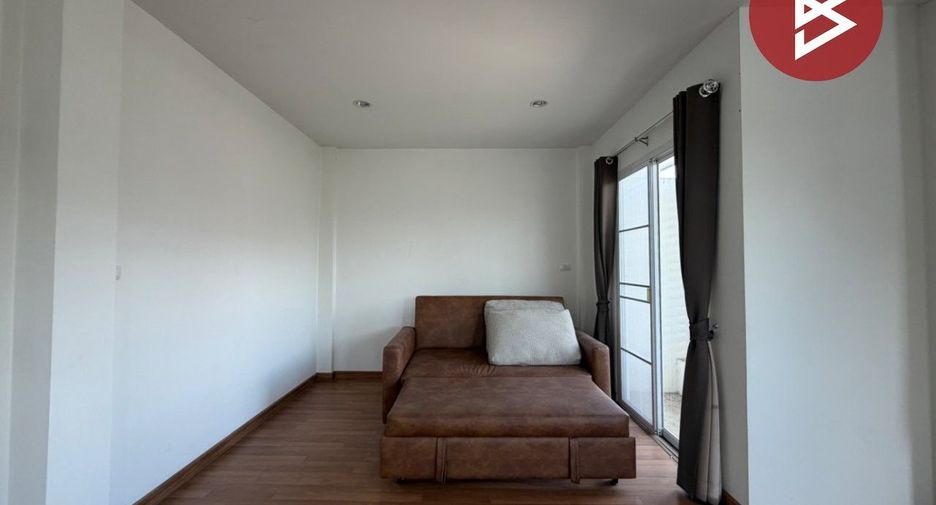 Reihenhaus zum Kauf mit 3 Zimmer in Si Racha, Chonburi