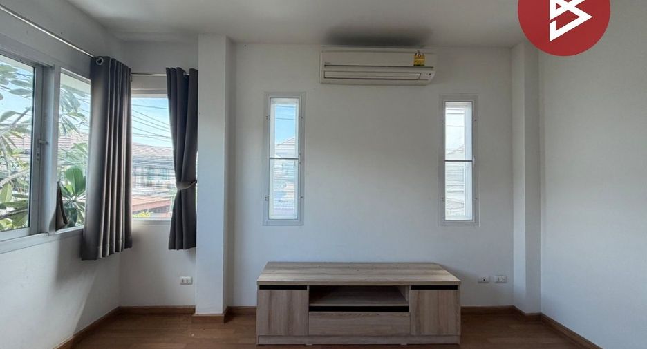 Reihenhaus zum Kauf mit 3 Zimmer in Si Racha, Chonburi