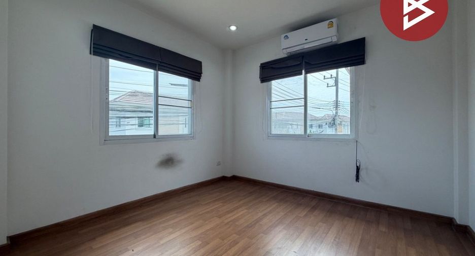 Reihenhaus zum Kauf mit 3 Zimmer in Si Racha, Chonburi