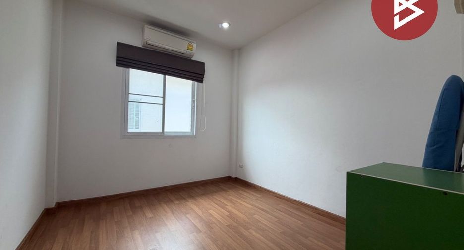 Reihenhaus zum Kauf mit 3 Zimmer in Si Racha, Chonburi
