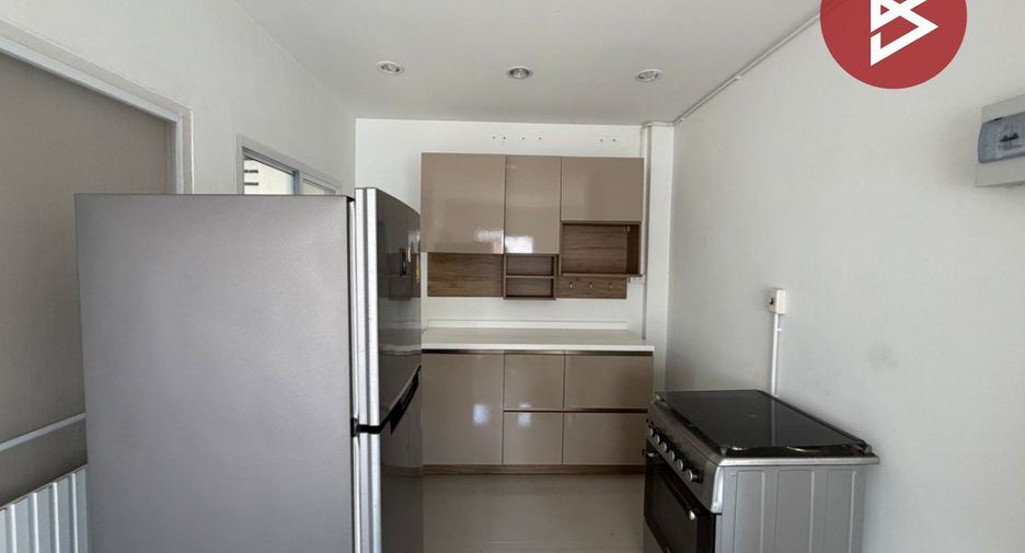 Reihenhaus zum Kauf mit 3 Zimmer in Si Racha, Chonburi