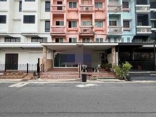 Gewerbefläche zur Miete mit 5 Zimmer in Don Mueang, Bangkok