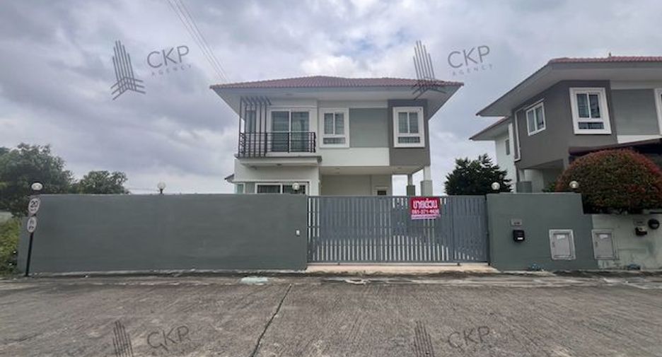 À vendre 4 chambres maison à Bang Bua Thong, Nonthaburi