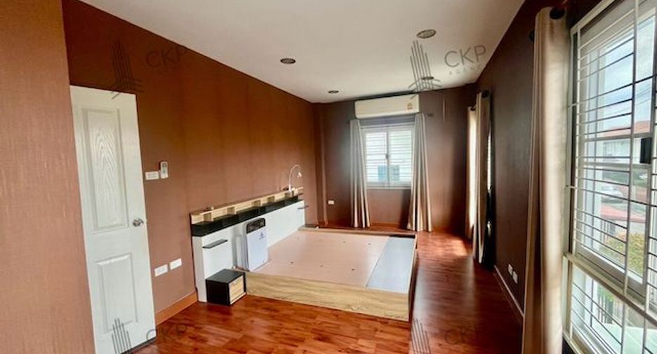 À vendre 4 chambres maison à Bang Bua Thong, Nonthaburi