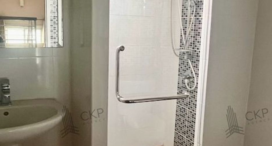 À vendre 4 chambres maison à Bang Bua Thong, Nonthaburi