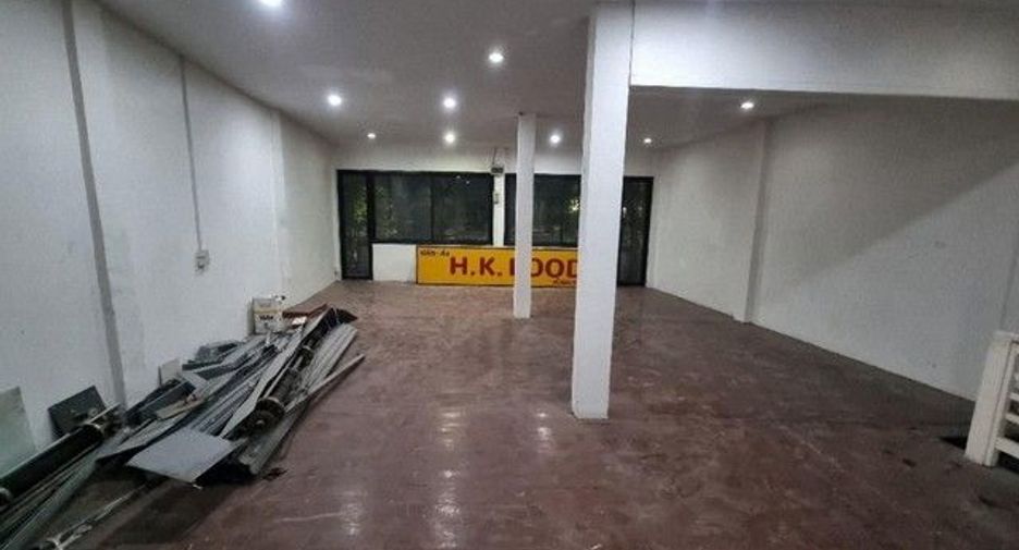 Gewerbefläche zur Miete mit 2 Zimmer in Din Daeng, Bangkok