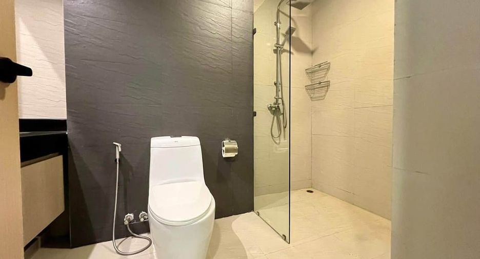 For rent 4 bedrooms condo in Jomtien, Pattaya