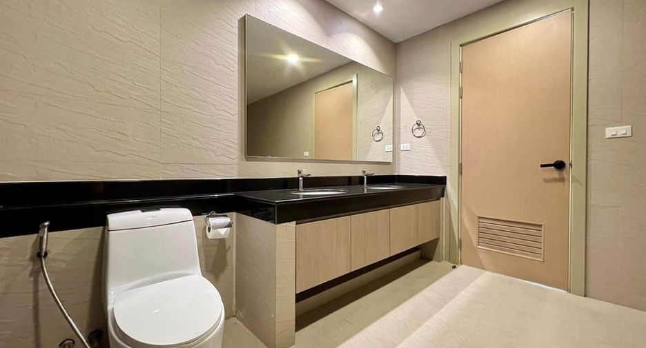 For rent 4 bedrooms condo in Jomtien, Pattaya