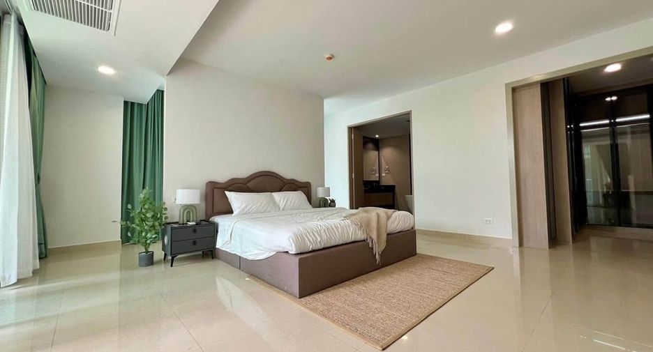 For rent 4 bedrooms condo in Jomtien, Pattaya