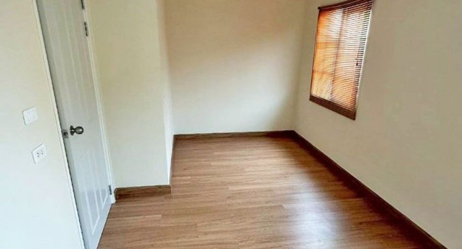 Reihenhaus zum Kauf mit 3 Zimmer in Mueang Samut Sakhon, Samut Sakhon