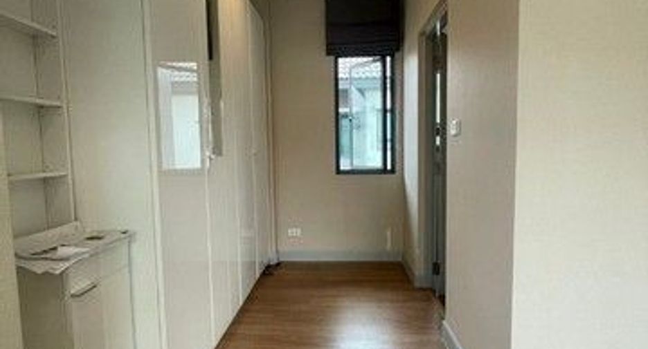 For rent 3 bedrooms house in Saphan Sung, Bangkok
