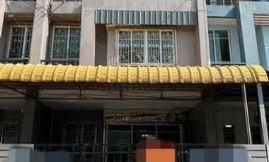 Casa en alquiler de 3 habitaciones en Chom Thong, Bangkok