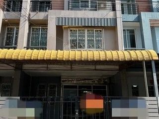 For rent 3 bedrooms house in Chom Thong, Bangkok