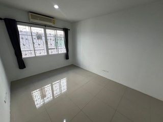 For rent 3 bedrooms house in Chom Thong, Bangkok