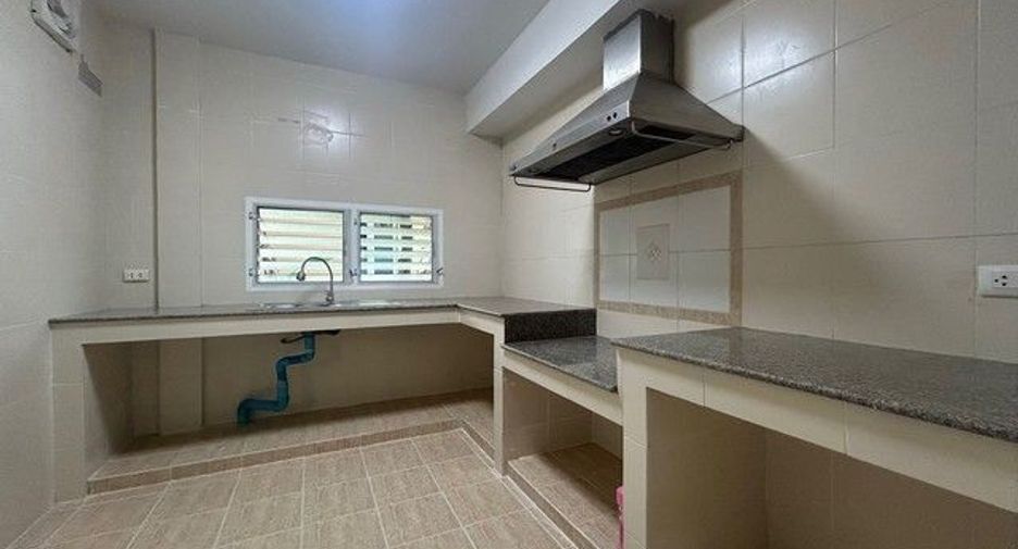 À louer 3 chambres maison à Bang Bua Thong, Nonthaburi