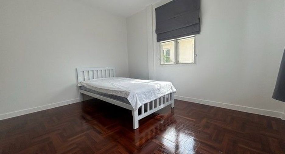 À louer 3 chambres maison à Bang Bua Thong, Nonthaburi