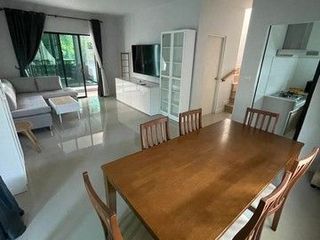 For rent 5 bedrooms house in Lam Luk Ka, Pathum Thani
