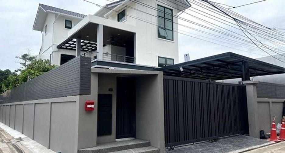 For rent 4 bedrooms house in Bang Sue, Bangkok