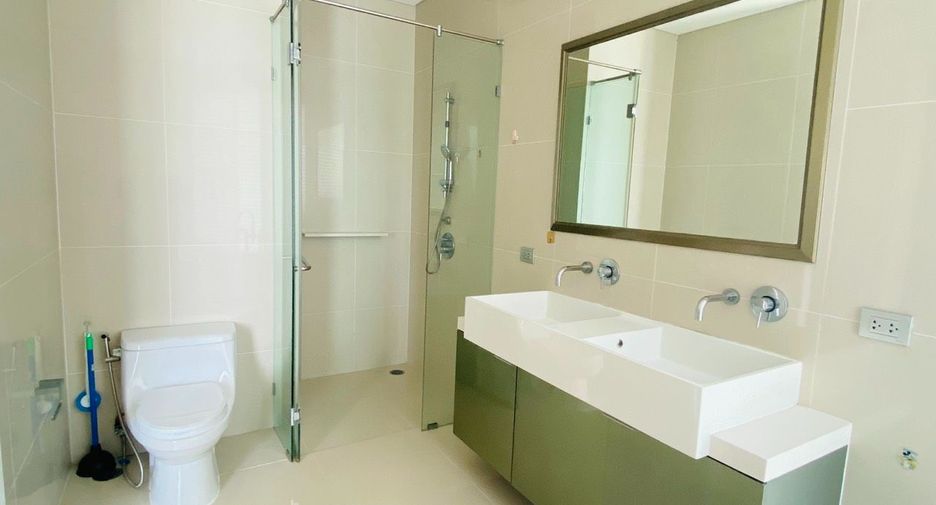 For rent 3 bedrooms condo in Jomtien, Pattaya