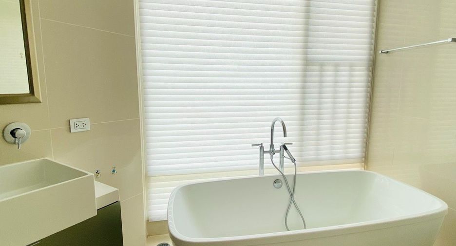 For rent 3 bedrooms condo in Jomtien, Pattaya