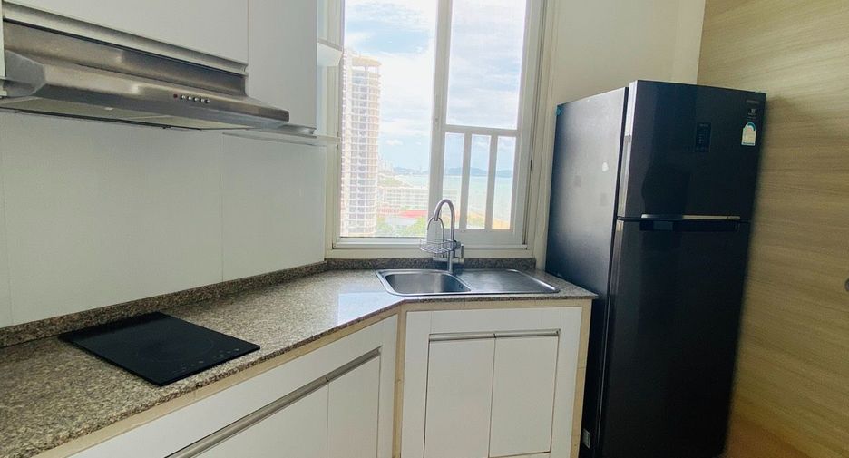 For rent 3 bedrooms condo in Jomtien, Pattaya