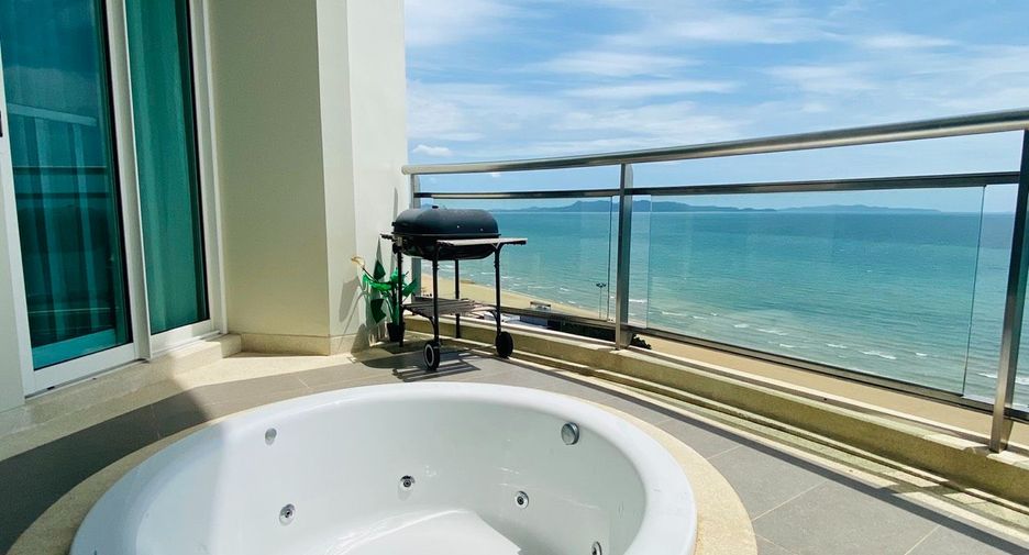 For rent 3 bedrooms condo in Jomtien, Pattaya